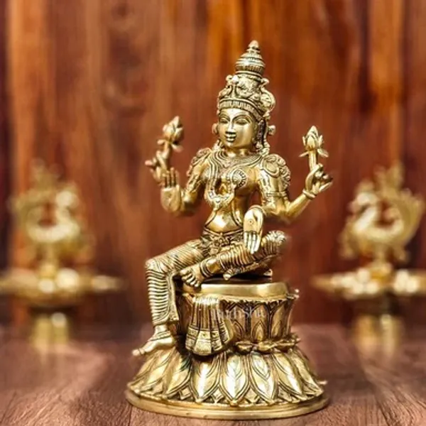 Gold_Brass_Lakshmi_Idol_For_Home_Temple,_Pooja_Room,_Festive_Decor