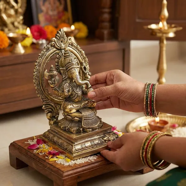 Gold_Brass_Ganesha_Idol_For_Home_Temple,_Office_Decor,_Gifting