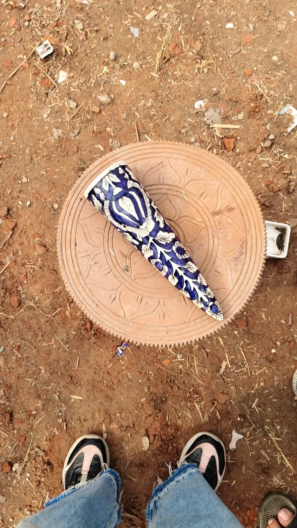 Royal_Blue_And_White_Floral_Ceramic_Wall_Vase_For_Home_Decor