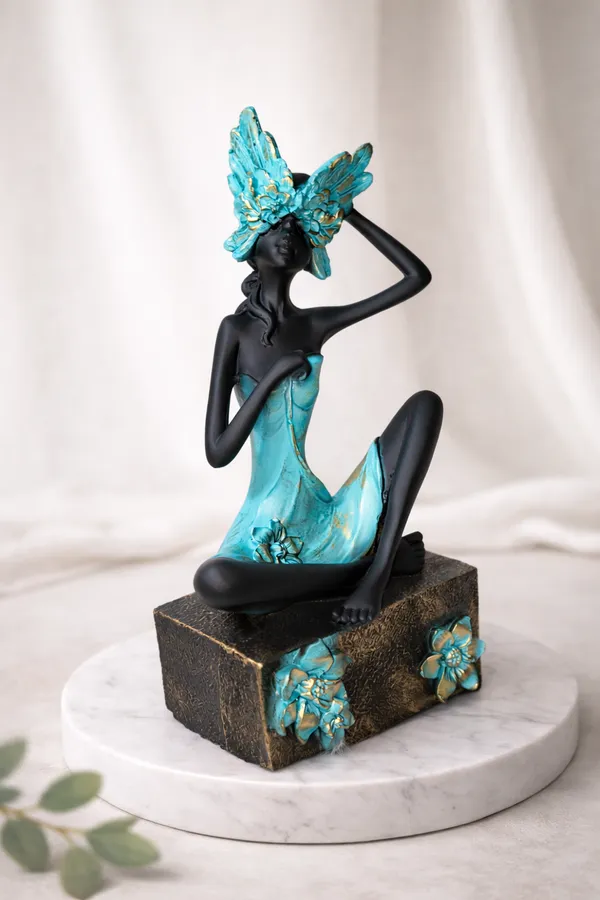 Elegant_Lady_Butterfly_Art_Figurine