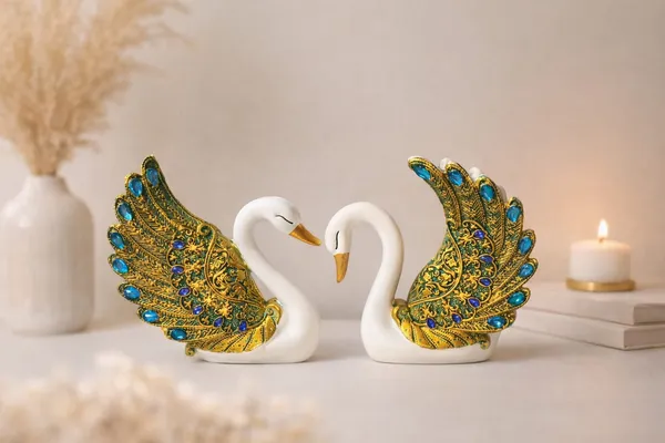 Royal_Golden_Wing_Swan_Couple_Showpiece