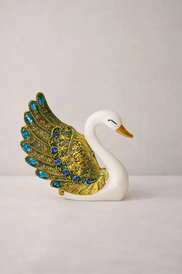 Royal_Golden_Wing_Swan_Couple_Showpiece