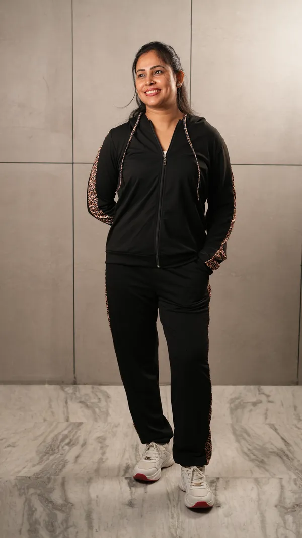 Black_Polyester_Blend_Track_Suit_Set_For_Women