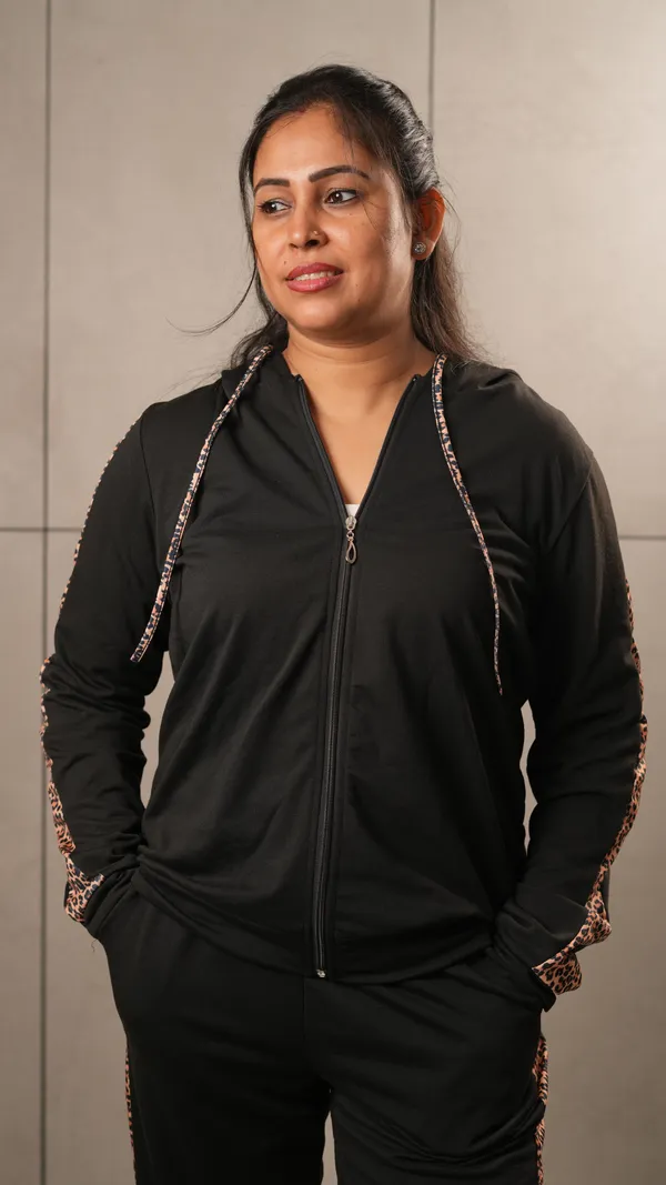 Black_Polyester_Blend_Track_Suit_Set_For_Women