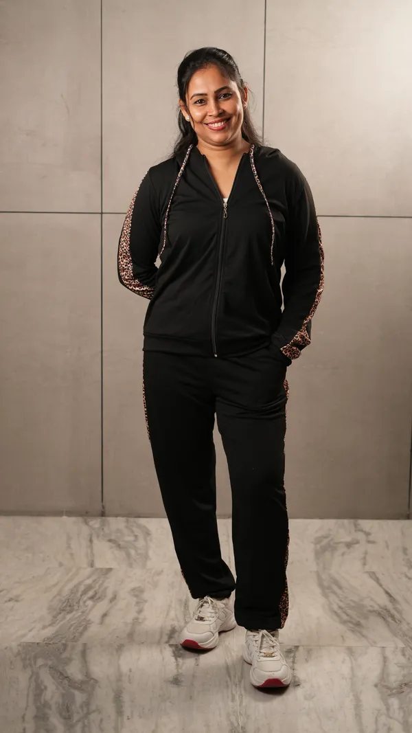 Black_Polyester_Blend_Track_Suit_Set_For_Women