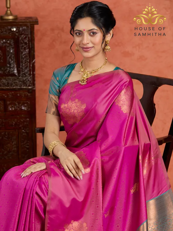 Pink_Semi-Soft_Silk_Saree_With_Antique_Gold_Mandap_Buttas_&_Peacock_Green_Border