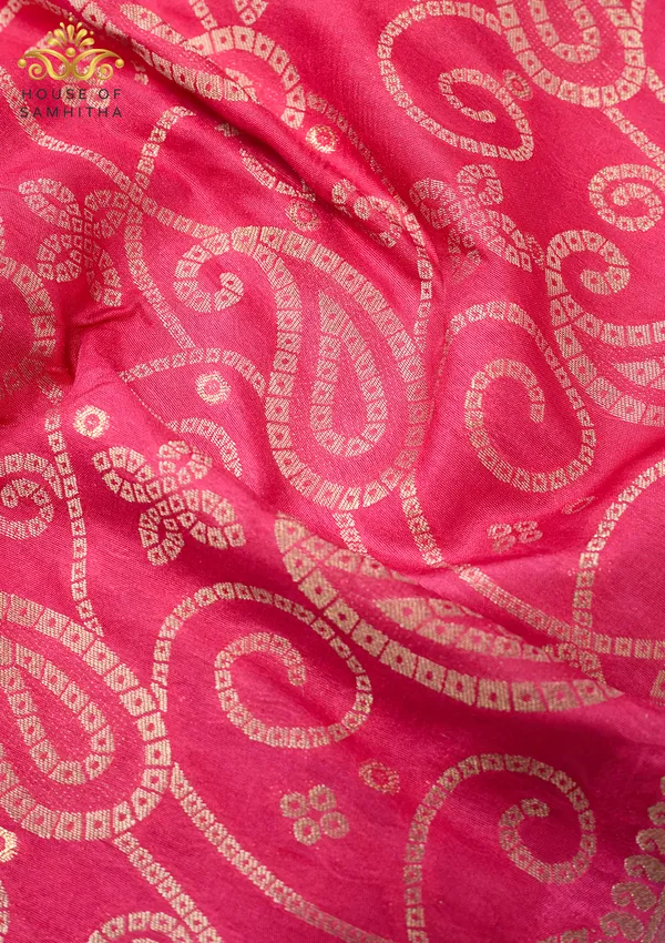 Charming_Peach_Banarasi_Imitation_Semi-Silk_Saree_With_Paisley_Zari_Brocade_And_Contrast_Sea_Green_Border