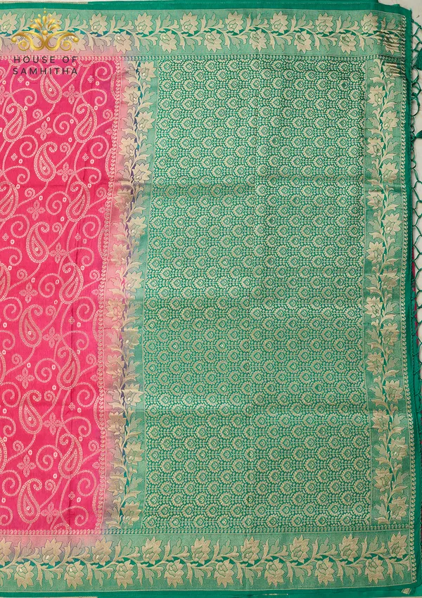 Charming_Peach_Banarasi_Imitation_Semi-Silk_Saree_With_Paisley_Zari_Brocade_And_Contrast_Sea_Green_Border