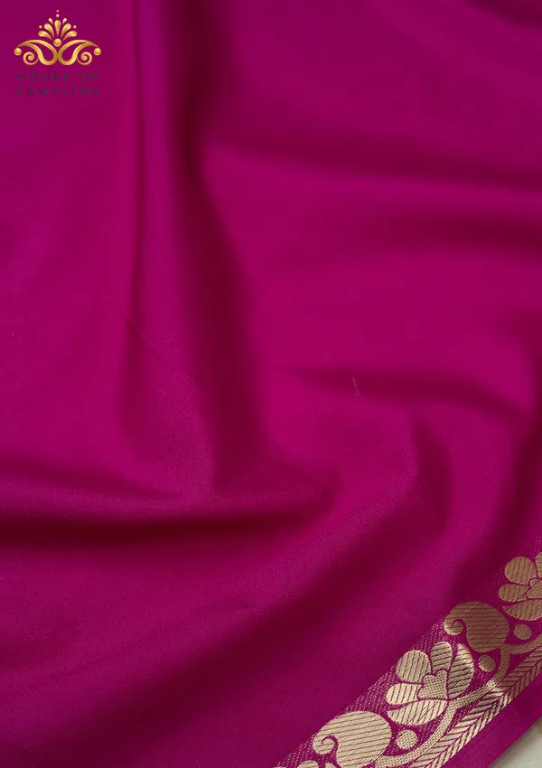 Majestic_Magenta_Semi-Crape_Saree_With_Elegant_Paisley_Gold_Zari_Border