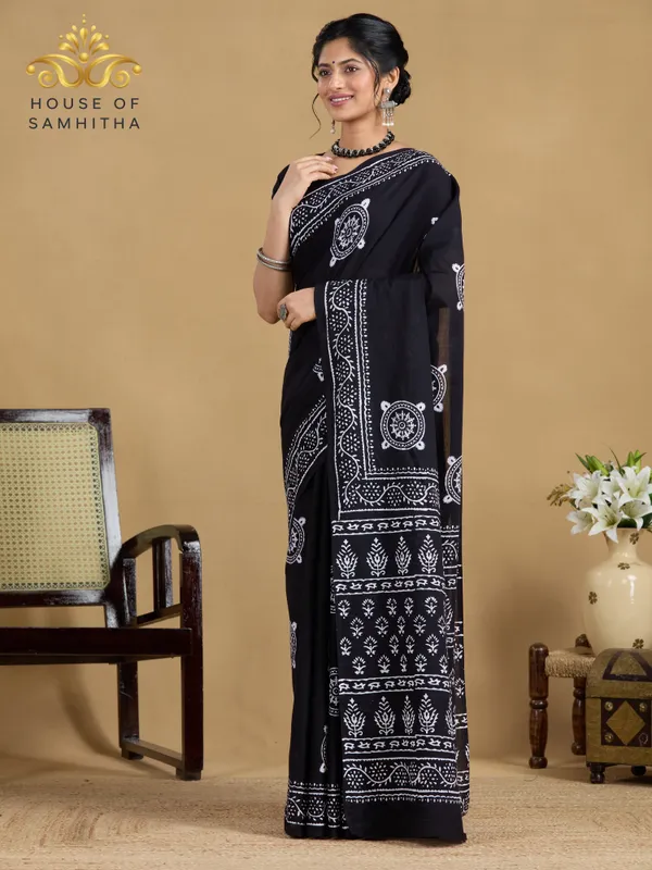 Timeless_Black_Pure_Jaipuri_Cotton_Saree_With_Traditional_Hand-Block_Batik_Prints