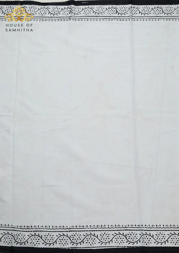 Elegant_White_Pure_Jaipuri_Cotton_Saree_With_Traditional_Black_Mandala_Hand-Block_Prints