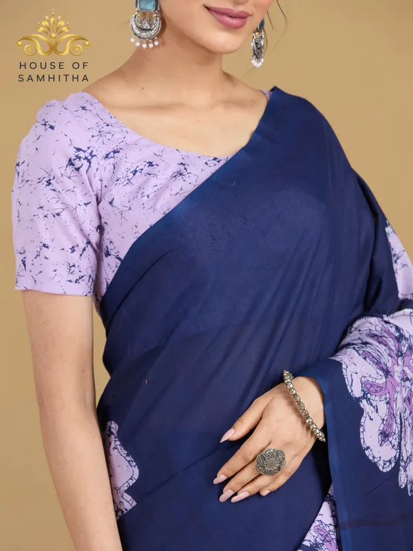 Navy_Blue_Pure_Jaipuri_Cotton_Saree_With_Contemporary_Lavender_Floral_Pigment_Prints