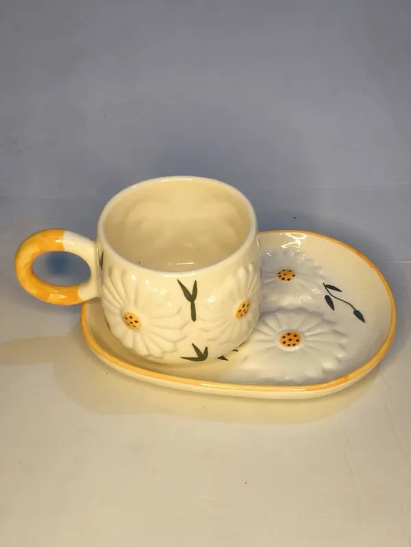 Cream_And_Yellow_Ceramic_Sunflower_Cup_Set