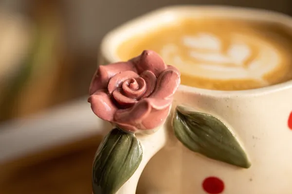Vintage_Rose_Coffee_Cups_–_Cozy_Aesthetic_Mug_Set_