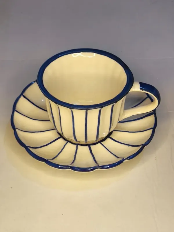 Cream_And_Blue_Premium_Quality_Ceramic_Lines_Cup_Set