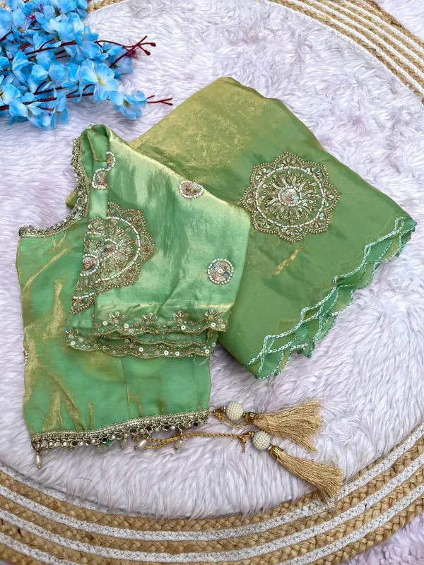 Green_Space_Silk_Fabric_Saree_For_Women