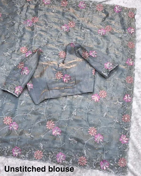 Grey_Fandy_Silk_Saree_For_Women