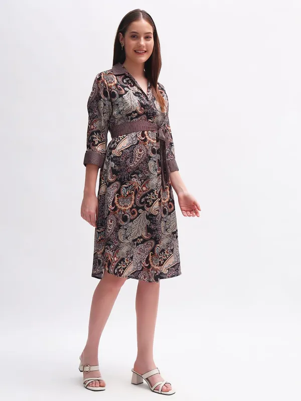 Grey_Cotton_Premium_and_Elegant_Elegant_Paisley_Print_Wrap_Dress_With_Belt_For_Women
