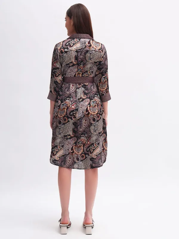 Grey_Cotton_Premium_and_Elegant_Elegant_Paisley_Print_Wrap_Dress_With_Belt_For_Women