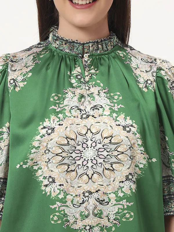 Green_Cotton_Premium_and_Elegant_Printed_Puff_Sleeve_Top_For_Women
