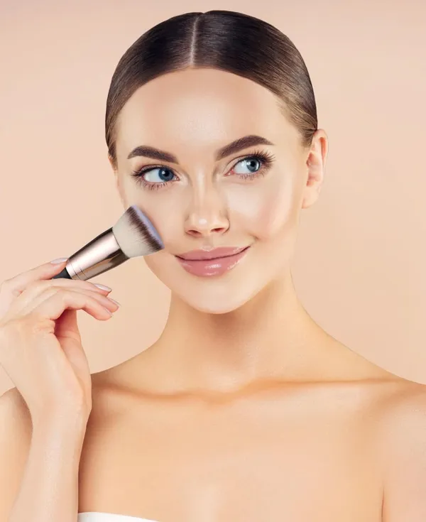 White_And_Black_4_In_1_Makeup_Brush_Set_All_In_One_Travel_Essential_With_Powder_/_Blush,_Foundation,_Blending_And_Eyeshadow_Brushes_Compact_And_Small
