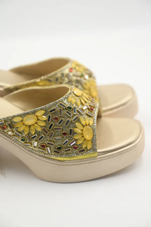The_Billauri_Gauhar_[Rosegold_Block_Heel_Crystal_Sandals]