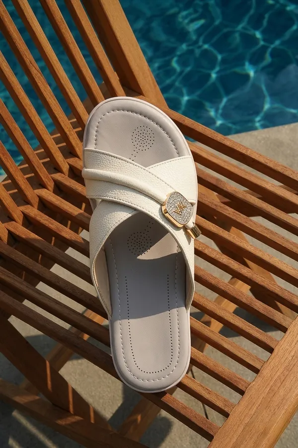 The_Woman_Of_Willow_[White_Flat_For_Women]