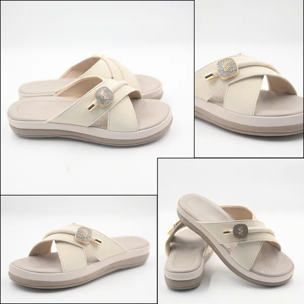 The_Woman_Of_Willow_[White_Flat_For_Women]