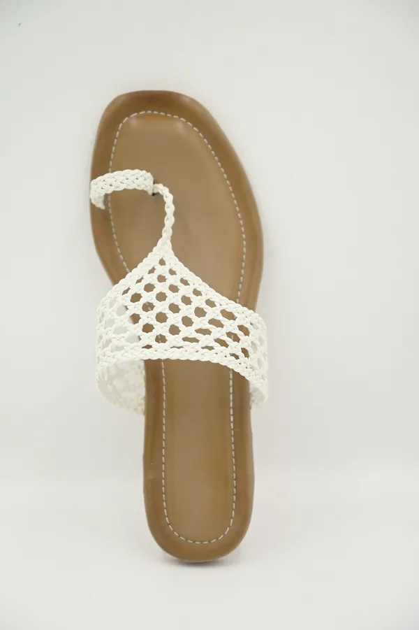 The_Resham_Weave_[White_Classic_Kolhapuri]