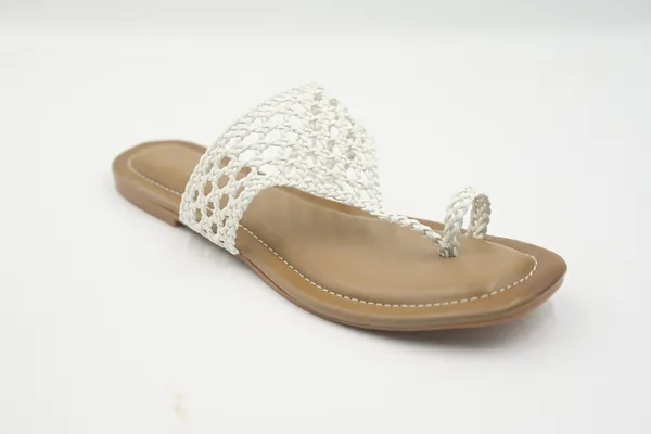 The_Resham_Weave_[White_Classic_Kolhapuri]