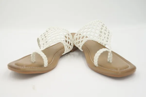 The_Resham_Weave_[White_Classic_Kolhapuri]