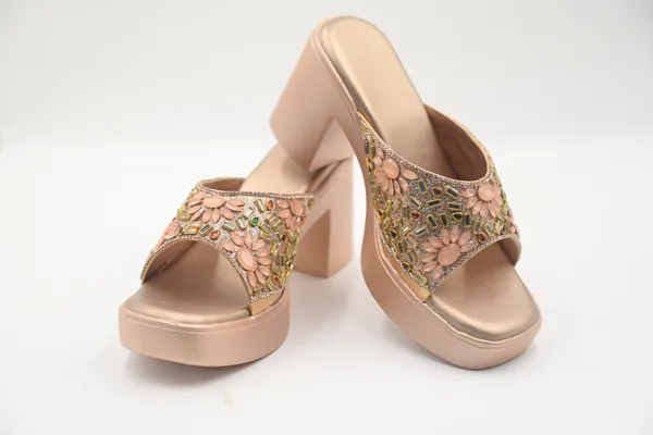 The_Billauri_Gauhar_[Golden_Block_Heel_Crystal_Sandals]