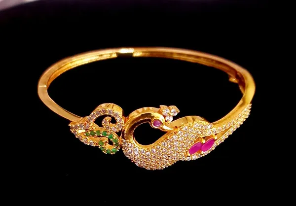 Golden_Ruby_And_Emerald_Studded_Gold_Plated_Metal_Openable_Bracelet_For_Women