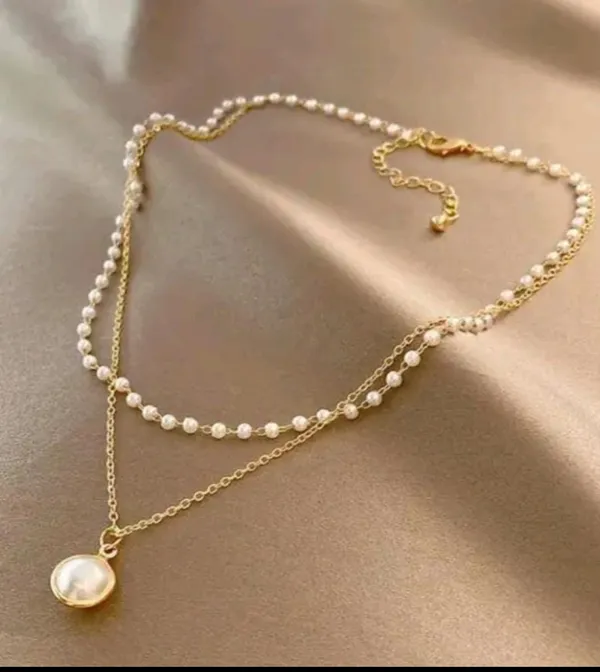 Double_Layered_Pearl_&_Gold_Chain_Necklace.
