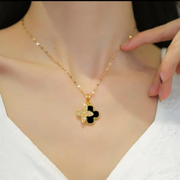 Black_Onyx_&_Crystal_Clover_Pendant.