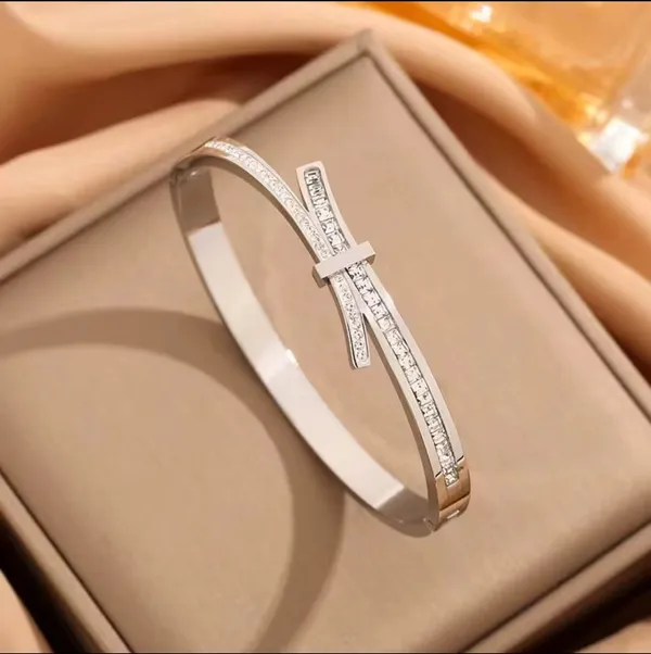 Silver_T-Knot_Sparkling_Bangle.