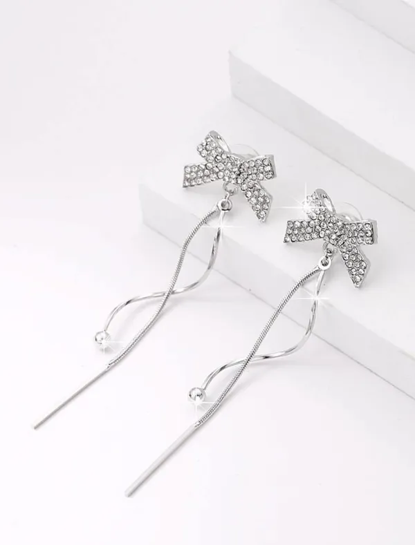 Silver_Sparkling_Bow_Tassel_Earrings