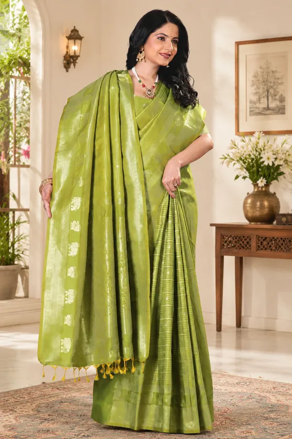 Green_Silk_Traditional_Woven_Contrast_Border_Saree_For_Women