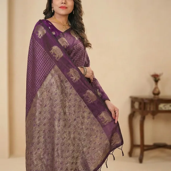 Maroon_Silk_Checkered_Zari_Woven_Saree_For_Women