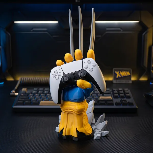 Wolverine-Inspired_PS5/XBOX_Controller_Holder_Dialogue_Dukan