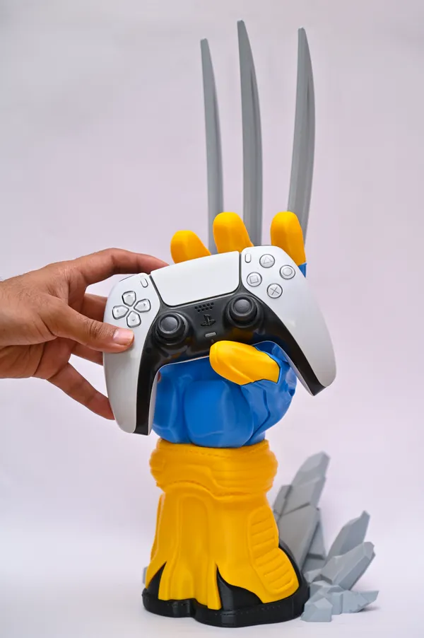 Wolverine-Inspired_PS5/XBOX_Controller_Holder_Dialogue_Dukan