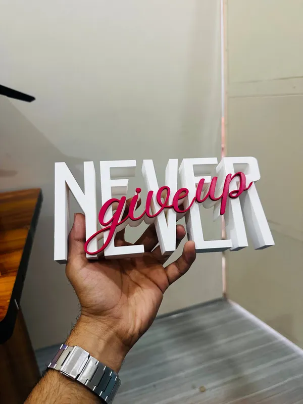 Never_Give_Up_Desk_Decorative