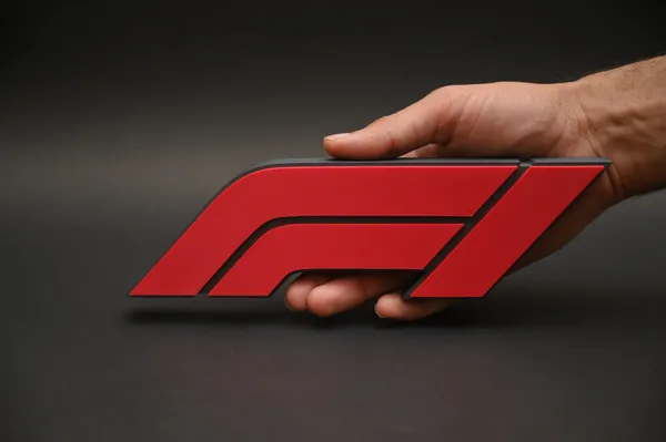 F1__Desk_Decorative