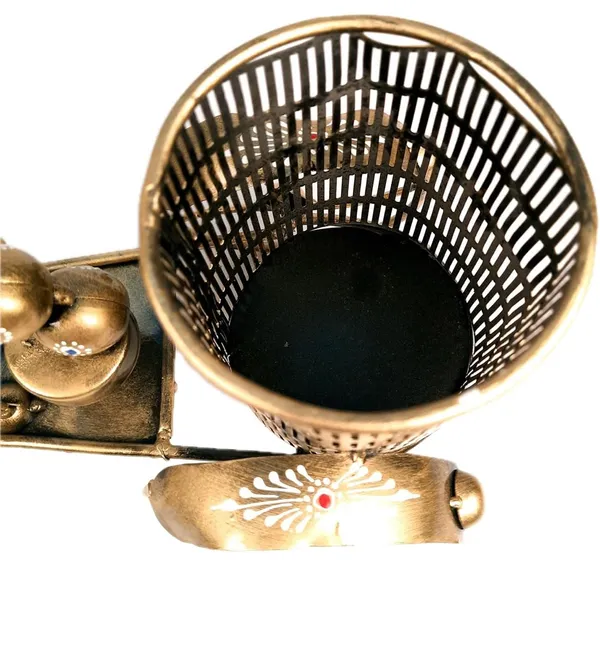 Golden_Iron_Wine_Rack_For_Home_Decor