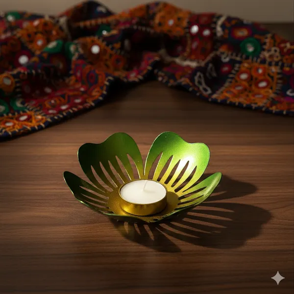 Green_And_Yellow_Handcrafted_Metal_Leaf_Tea_Light_Holder_For_Home_Decoration_And_Gift