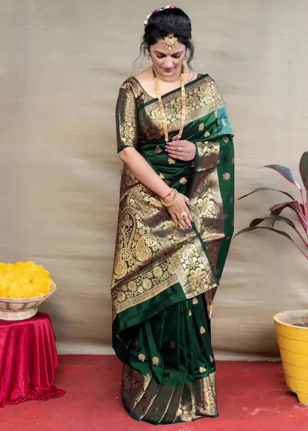 Green_Rajsi_Aura_Woven_Silk_Saree
