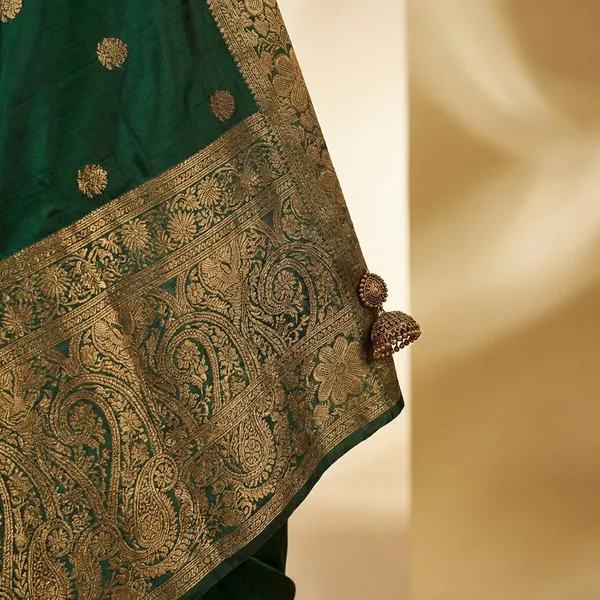 Green_Rajsi_Aura_Woven_Silk_Saree