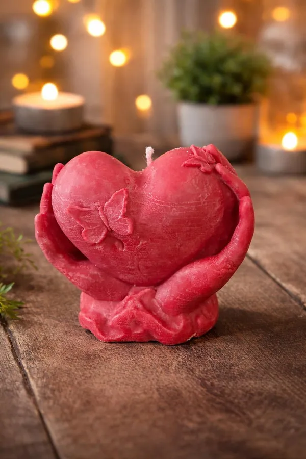 Amoura_Soy_and_Coconut_Wax_Candle
