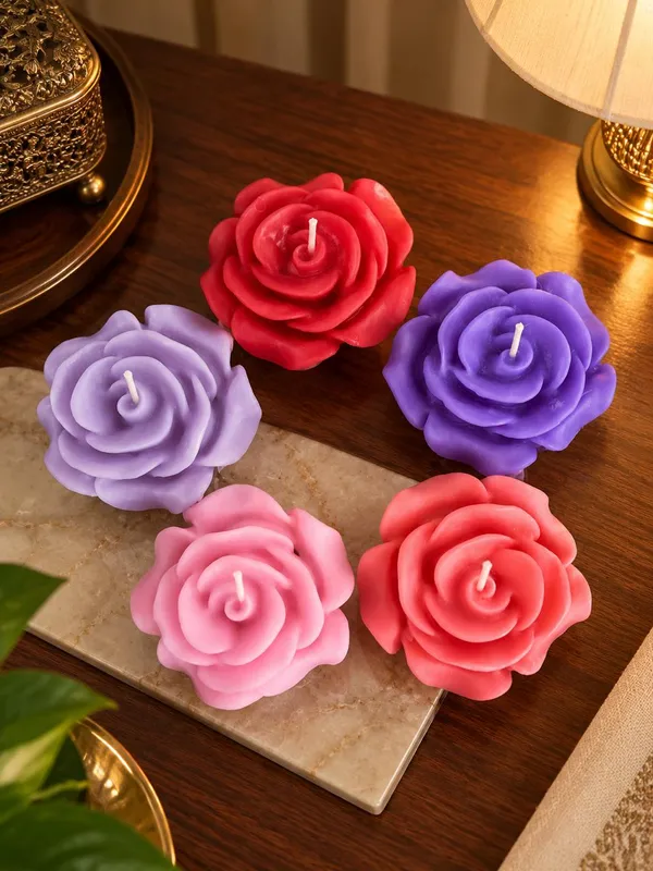 Festive_Medium_Rose_Candles