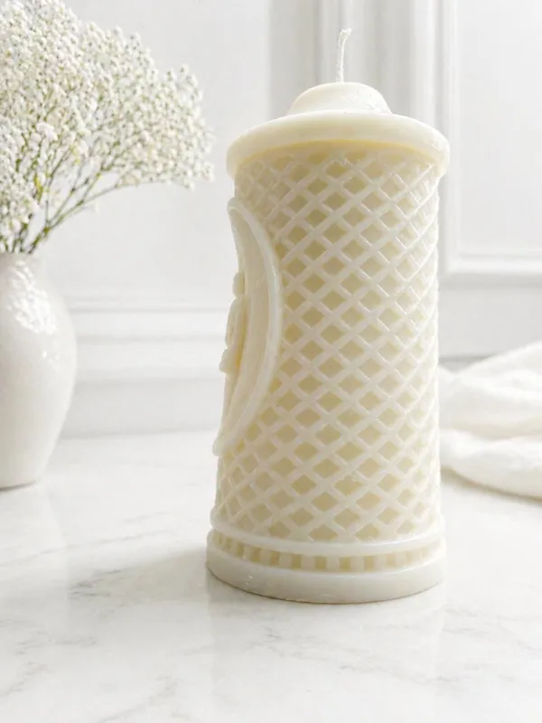 Amora_Soy_and_Coconut_Wax_Pillar_Candle